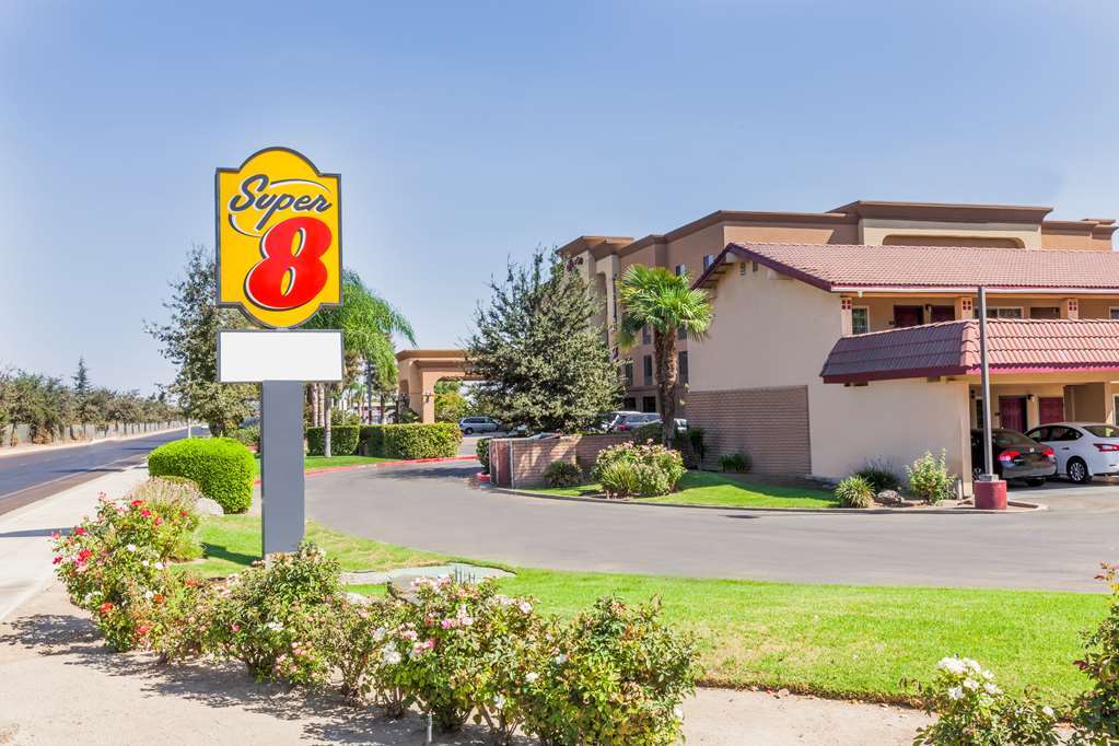 Super 8 By Wyndham Visalia Hotel Luaran gambar