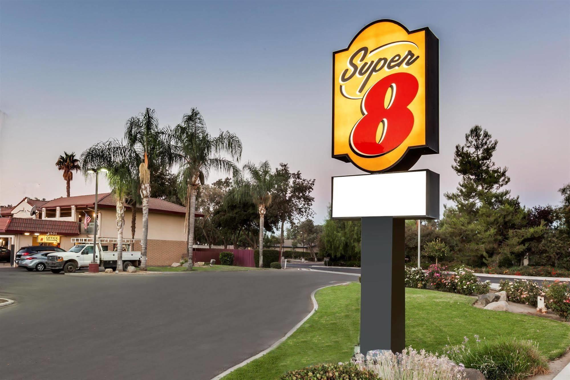 Super 8 By Wyndham Visalia Hotel Luaran gambar